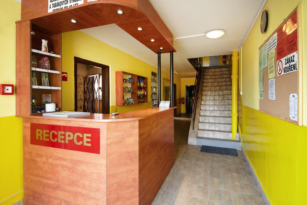 Hostel Liben Прага Экстерьер фото