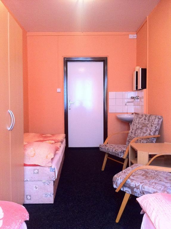 Hostel Liben Прага Номер фото