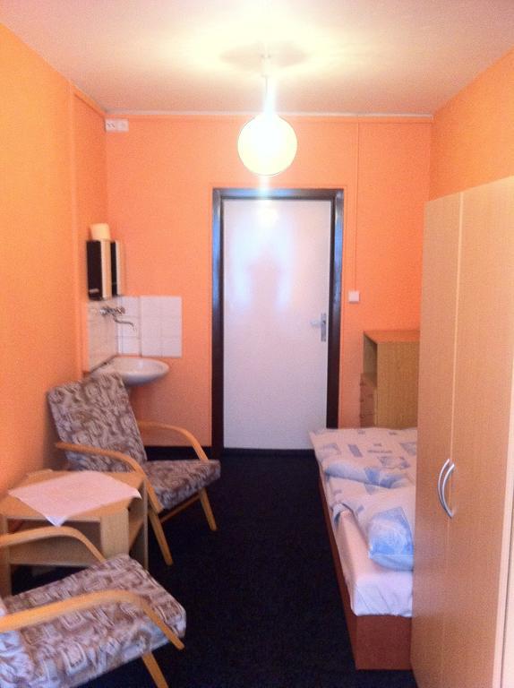 Hostel Liben Прага Номер фото