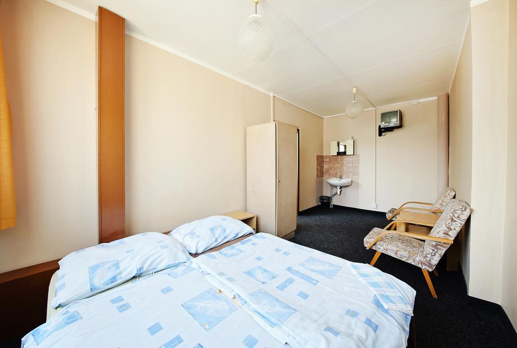 Hostel Liben Прага Экстерьер фото